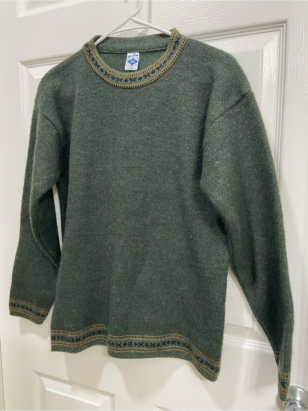 Classic Green Unisex Alpaca Wool Crewneck Sweater Size M